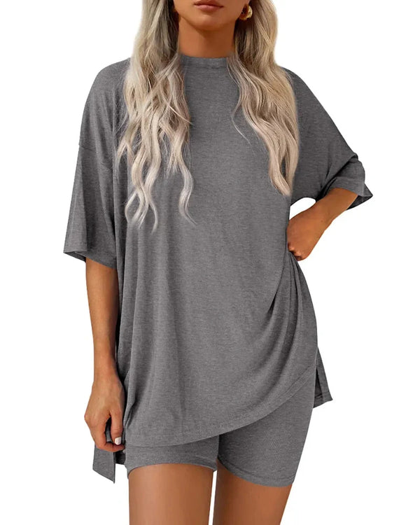 Casual 2-Piece Loungewear Set: Relaxed Oversized Top with Split Hem & Fitted Shorts