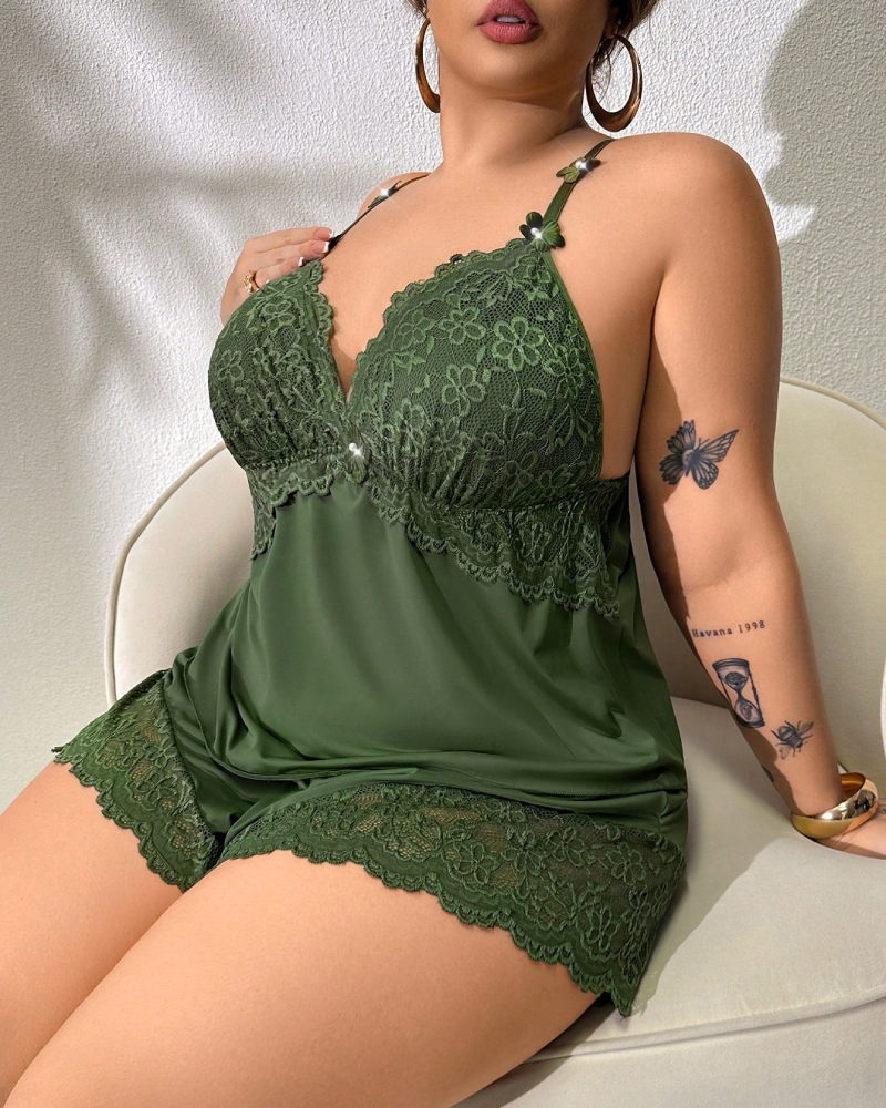 Luxurious Plus-Size Lace Satin Cami Pajama Set – Alluring 2-Piece Sleepwear for Women