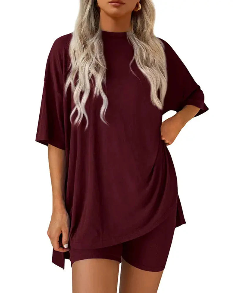 Casual 2-Piece Loungewear Set: Relaxed Oversized Top with Split Hem & Fitted Shorts