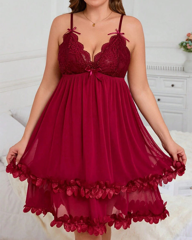 Alluring Plus Size 3D Floral Lace Sheer Camisole Nightdress