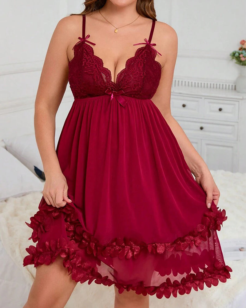 Alluring Plus Size 3D Floral Lace Sheer Camisole Nightdress