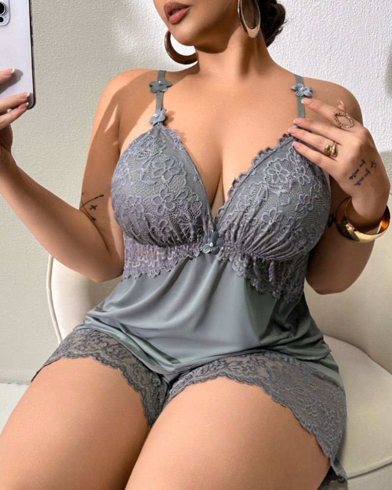 Luxurious Plus-Size Lace Satin Cami Pajama Set – Alluring 2-Piece Sleepwear for Women