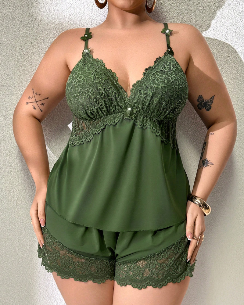 Luxurious Plus-Size Lace Satin Cami Pajama Set – Alluring 2-Piece Sleepwear for Women
