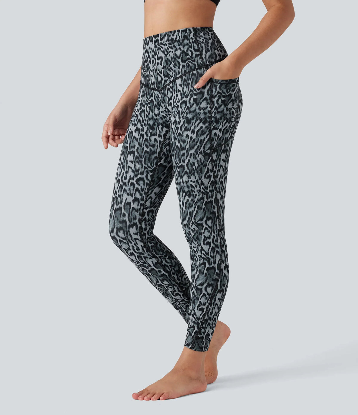 Leopard-Print High-Waisted Tummy-Control Workout Leggings with Convenient Side Pockets