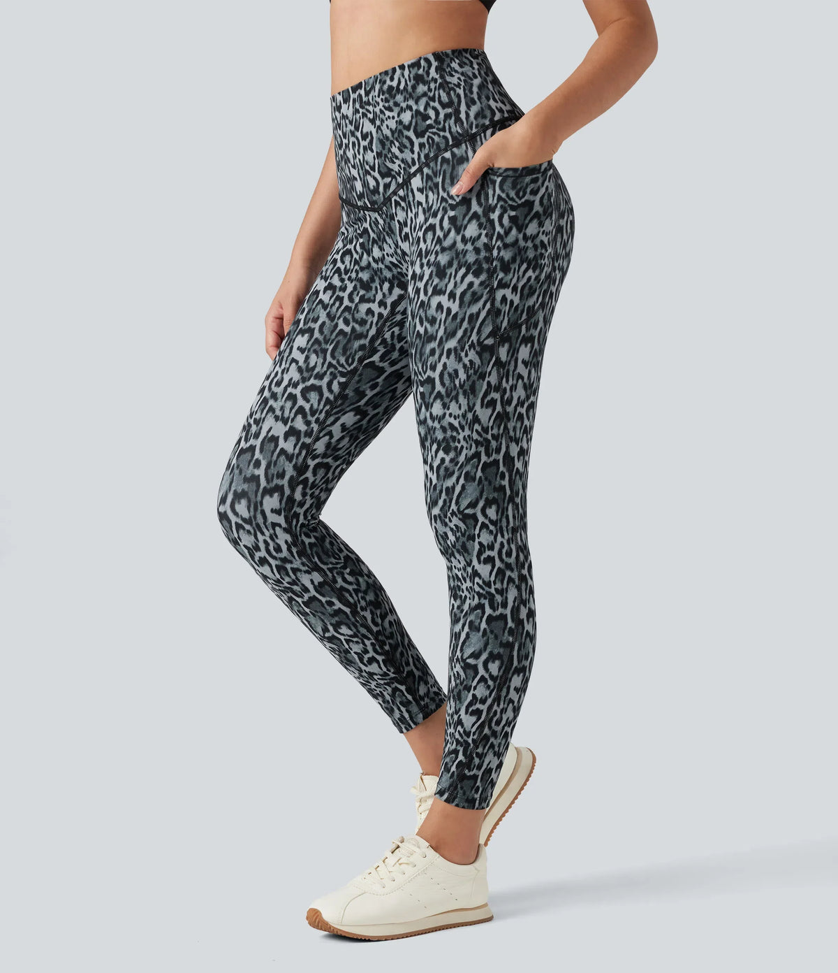 Leopard-Print High-Waisted Tummy-Control Workout Leggings with Convenient Side Pockets