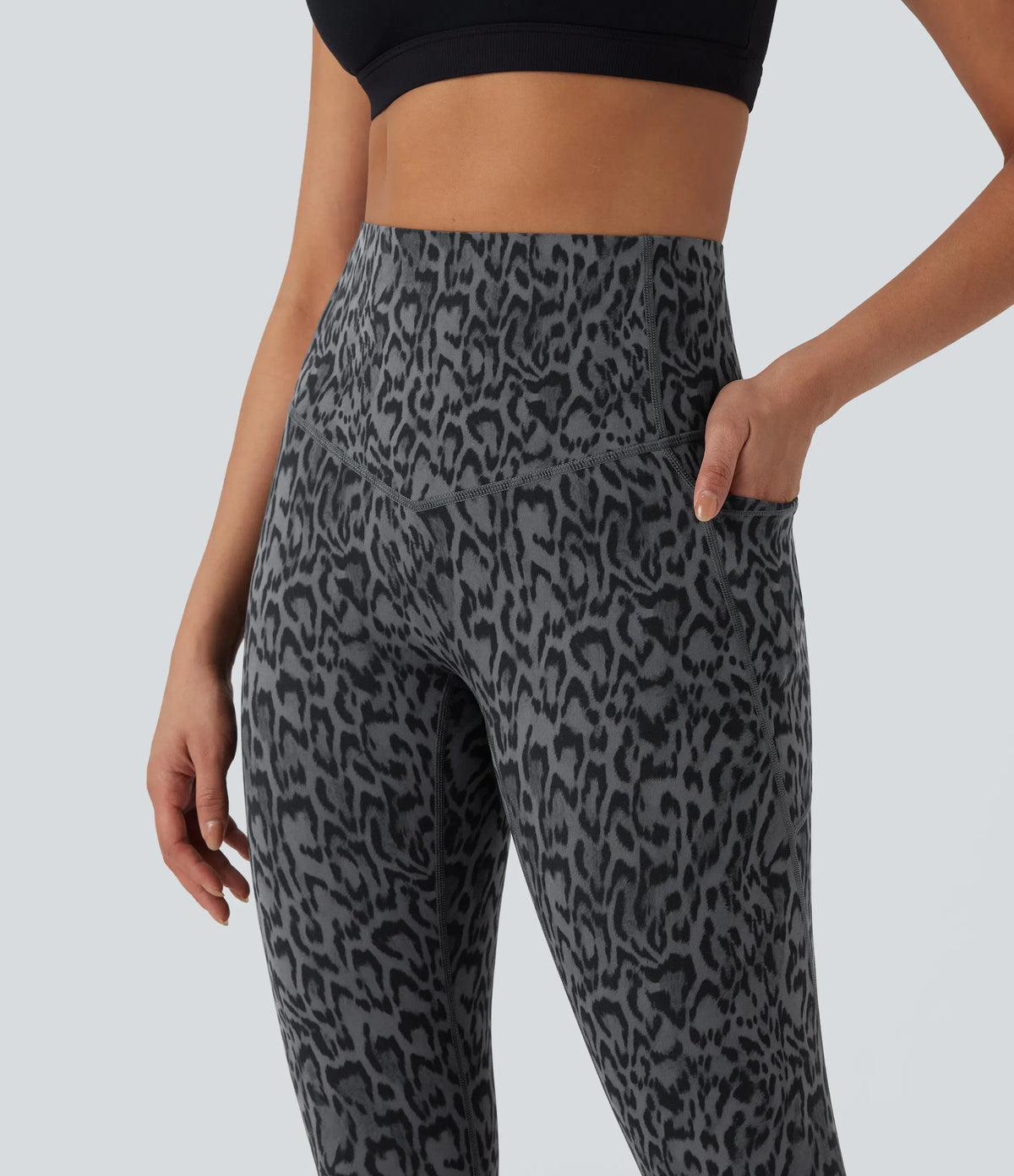 Leopard-Print High-Waisted Tummy-Control Workout Leggings with Convenient Side Pockets