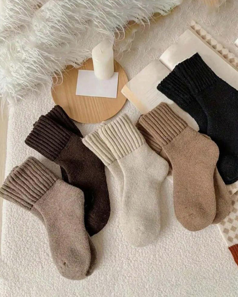 Ultra-Soft Fleece-Lined Ribbed Crew Socks for All-Day Comfort