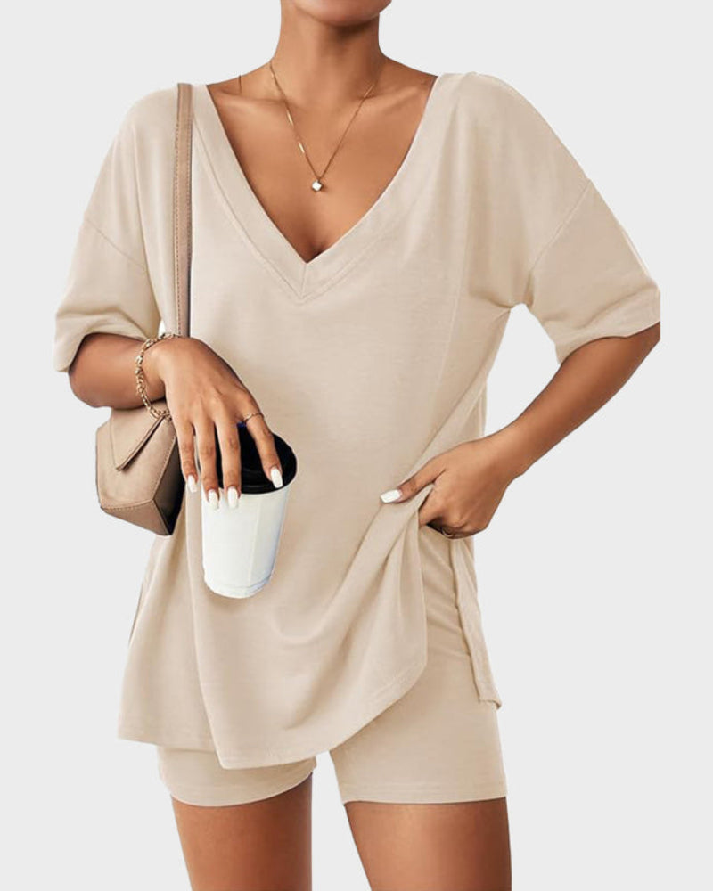 Casual 2-Piece Loungewear Set: Relaxed Oversized Top with Split Hem & Fitted Shorts