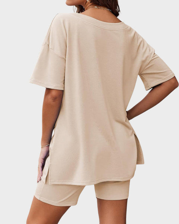 Casual 2-Piece Loungewear Set: Relaxed Oversized Top with Split Hem & Fitted Shorts