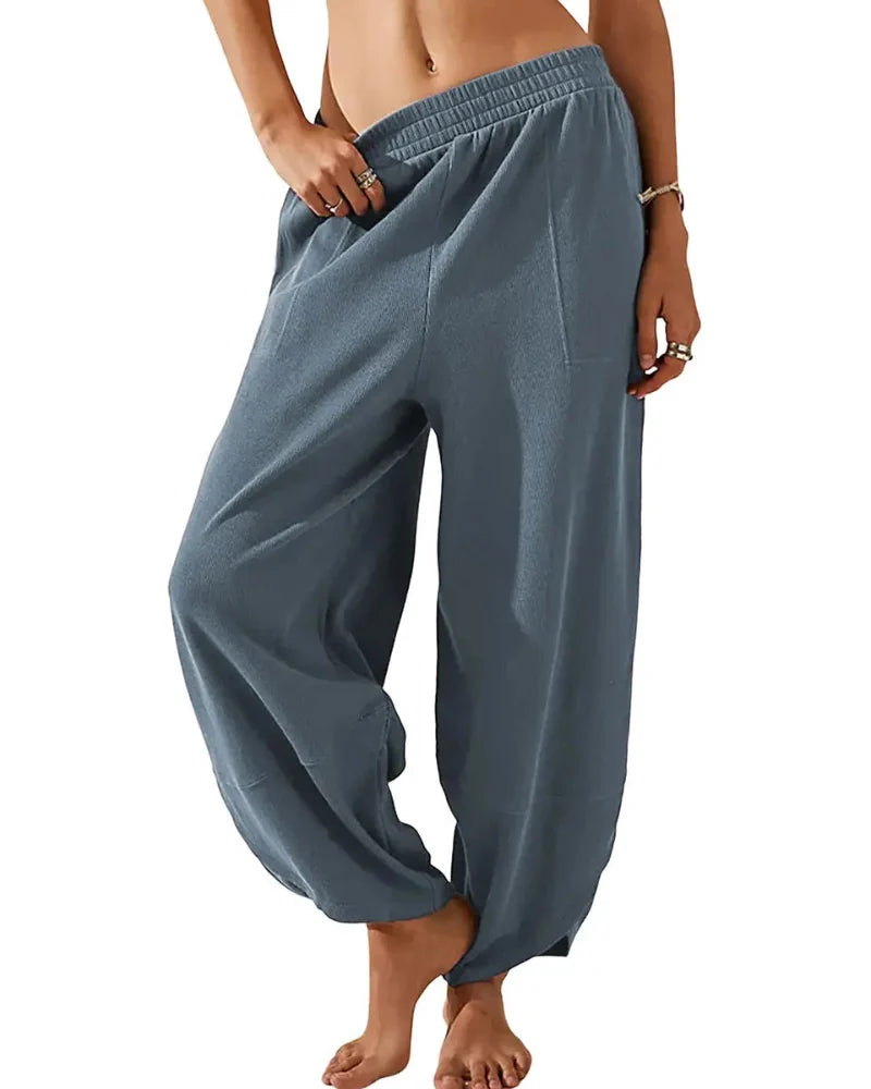 Women’s Relaxed-Fit Wide-Leg Pants with Elastic Waist and Pockets Secondary image